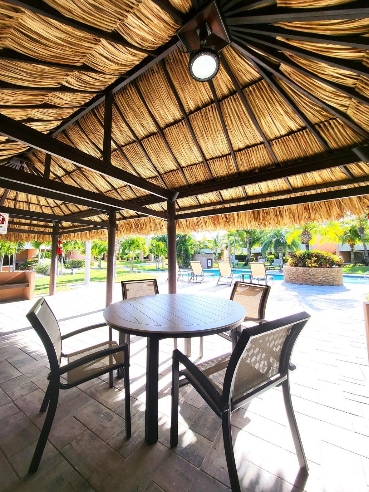 Eagle Beach Luxury House, Walking Distance To The Beach Palm Beach Buitenkant foto